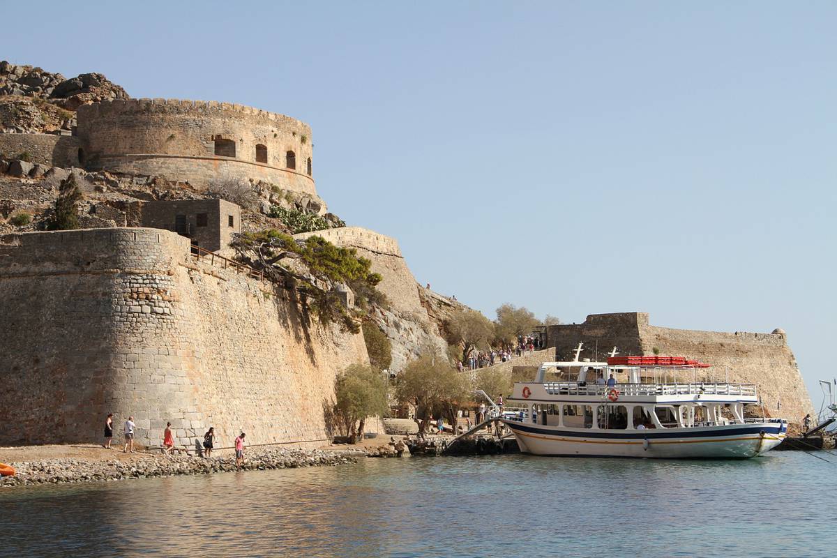 From Plaka's Pebbly Shores to Spinalonga's Historic Depths