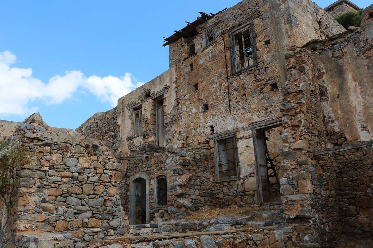 From Plaka's Pebbly Shores to Spinalonga's Historic Depths